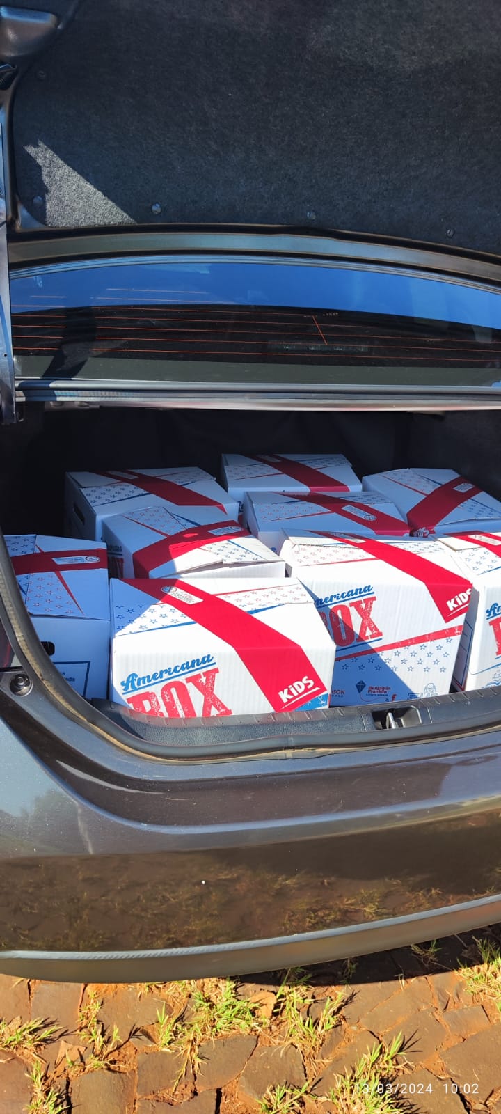 Cajas de materiales didácticos trasladadas
